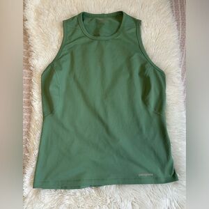 Patagonia Tank Top Sports Running Athletic workout woman’s size Medium Green